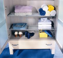 Teleskopická police do skříně s jednoduchou montáží